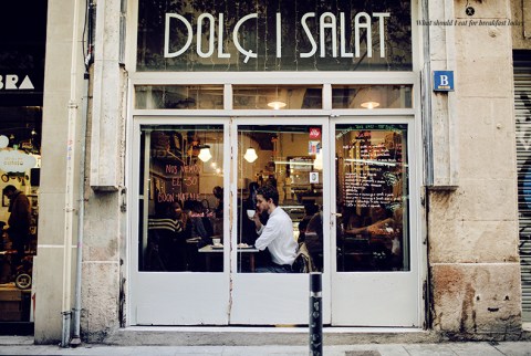 "Italian sweets, sandwiches for breakfast, and other snacks"? Count me in. Via What Should I Eat for Breakfast Today?.